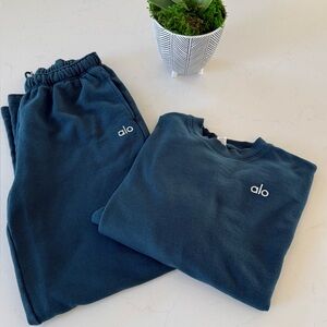 🌟 ALO Yoga Sweat Set ~ Green ~ Size Medium